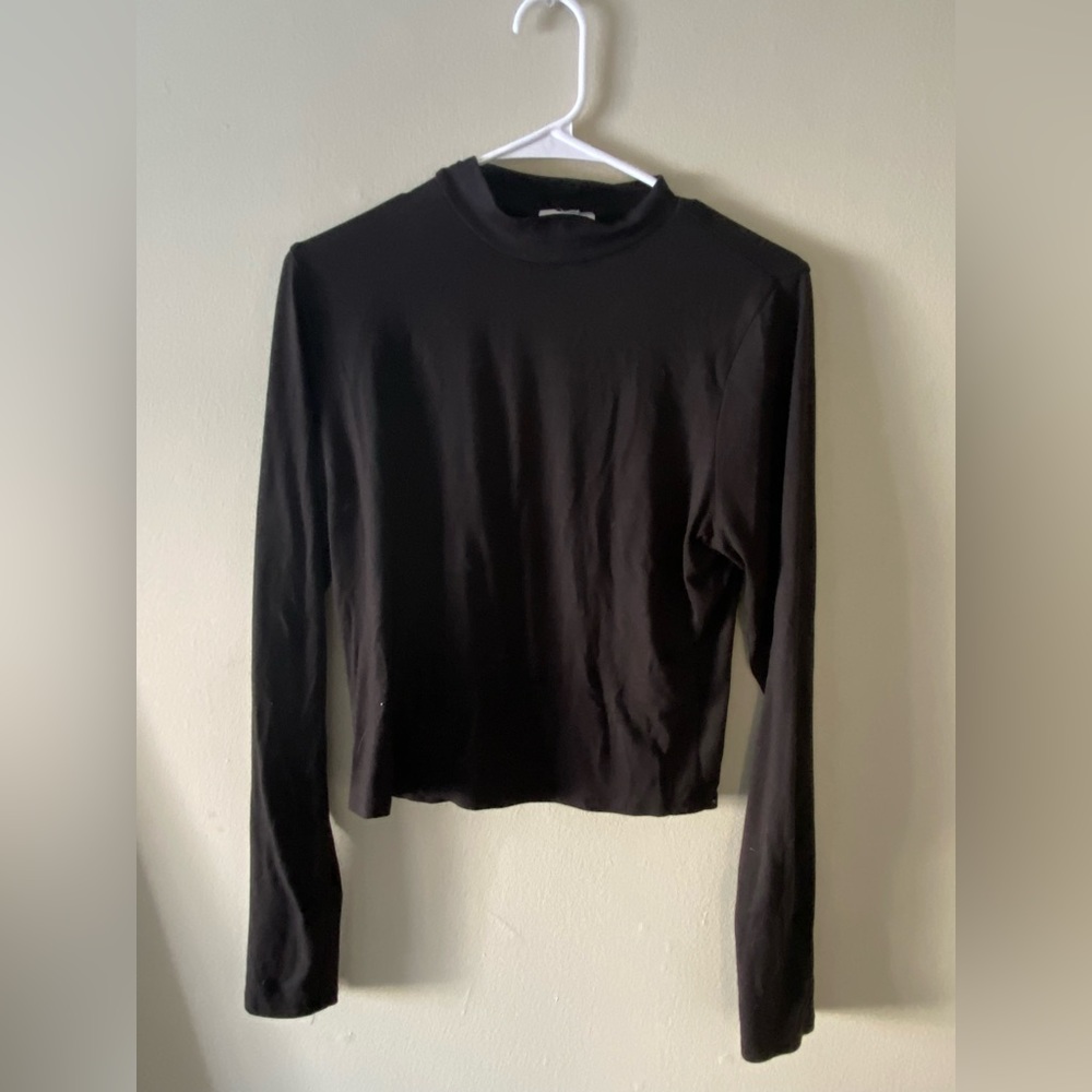 Black Athletic Crop Top. Large